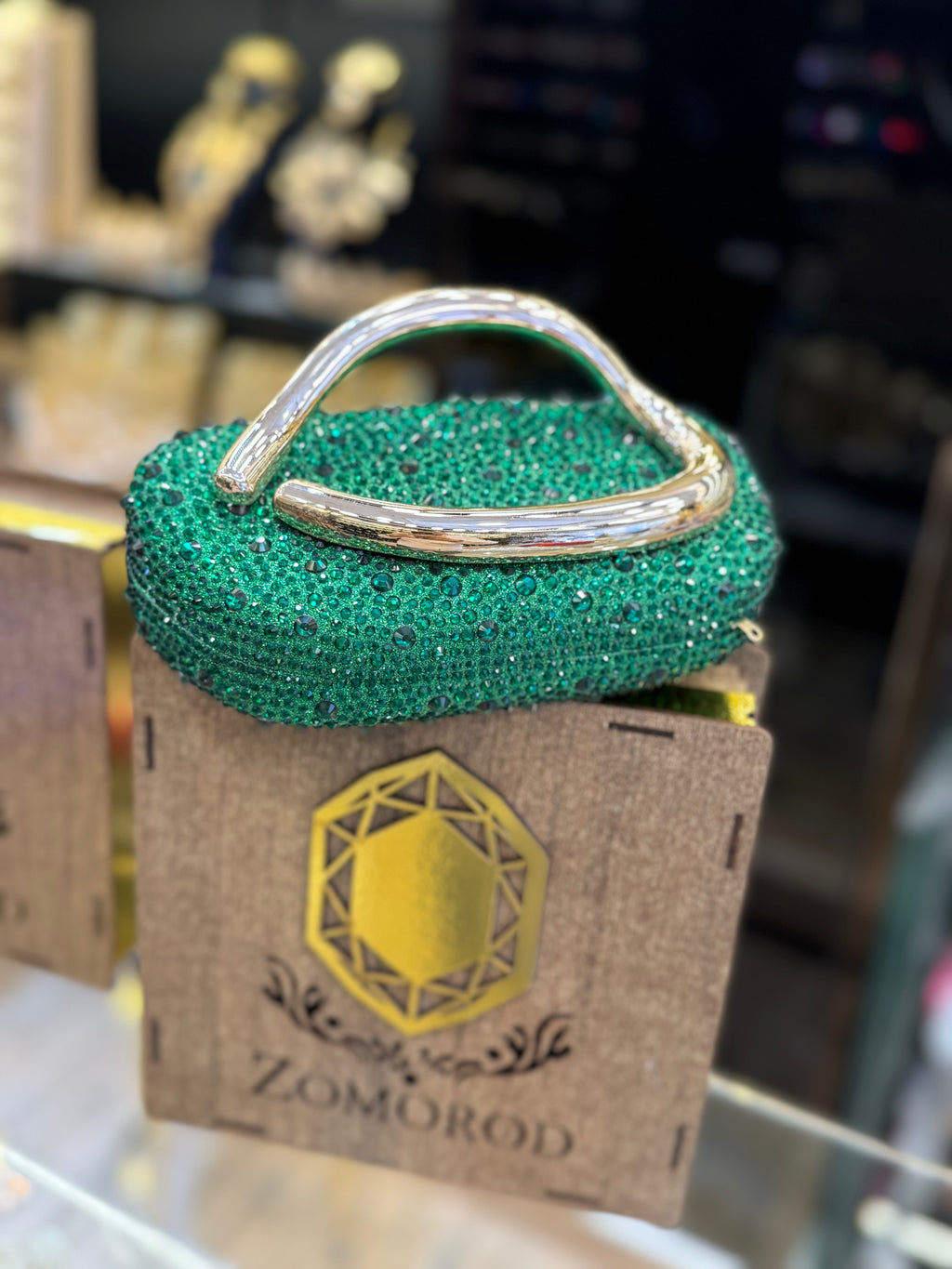 حقيبة "زمرد" الكريستالية