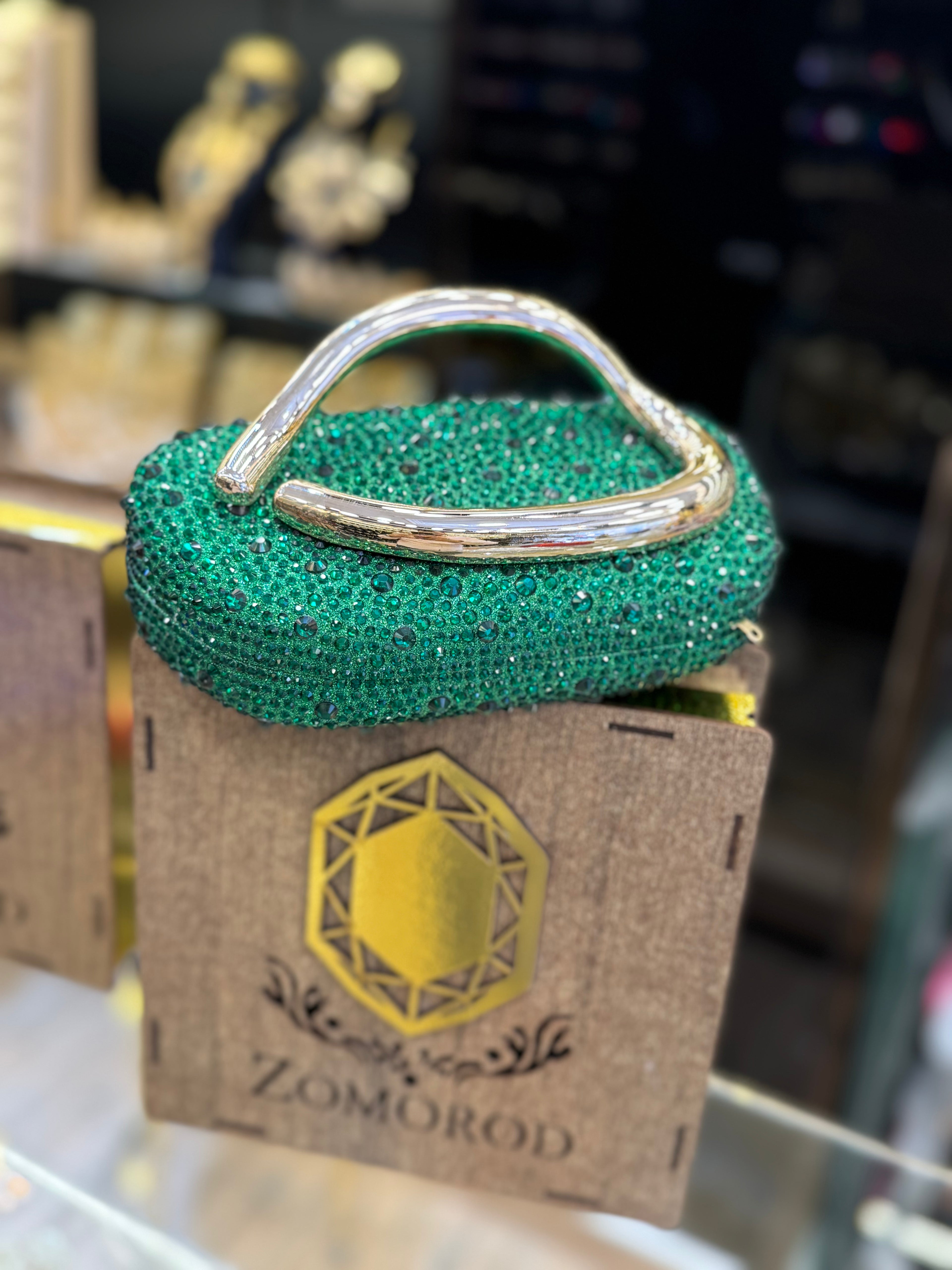 حقيبة "زمرد" الكريستالية