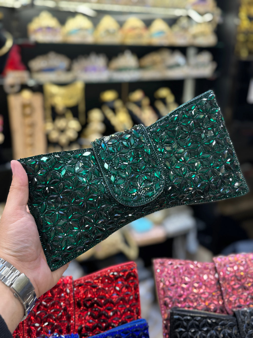 حقيبة السهرة الكريستالية 'بريق الملكات'