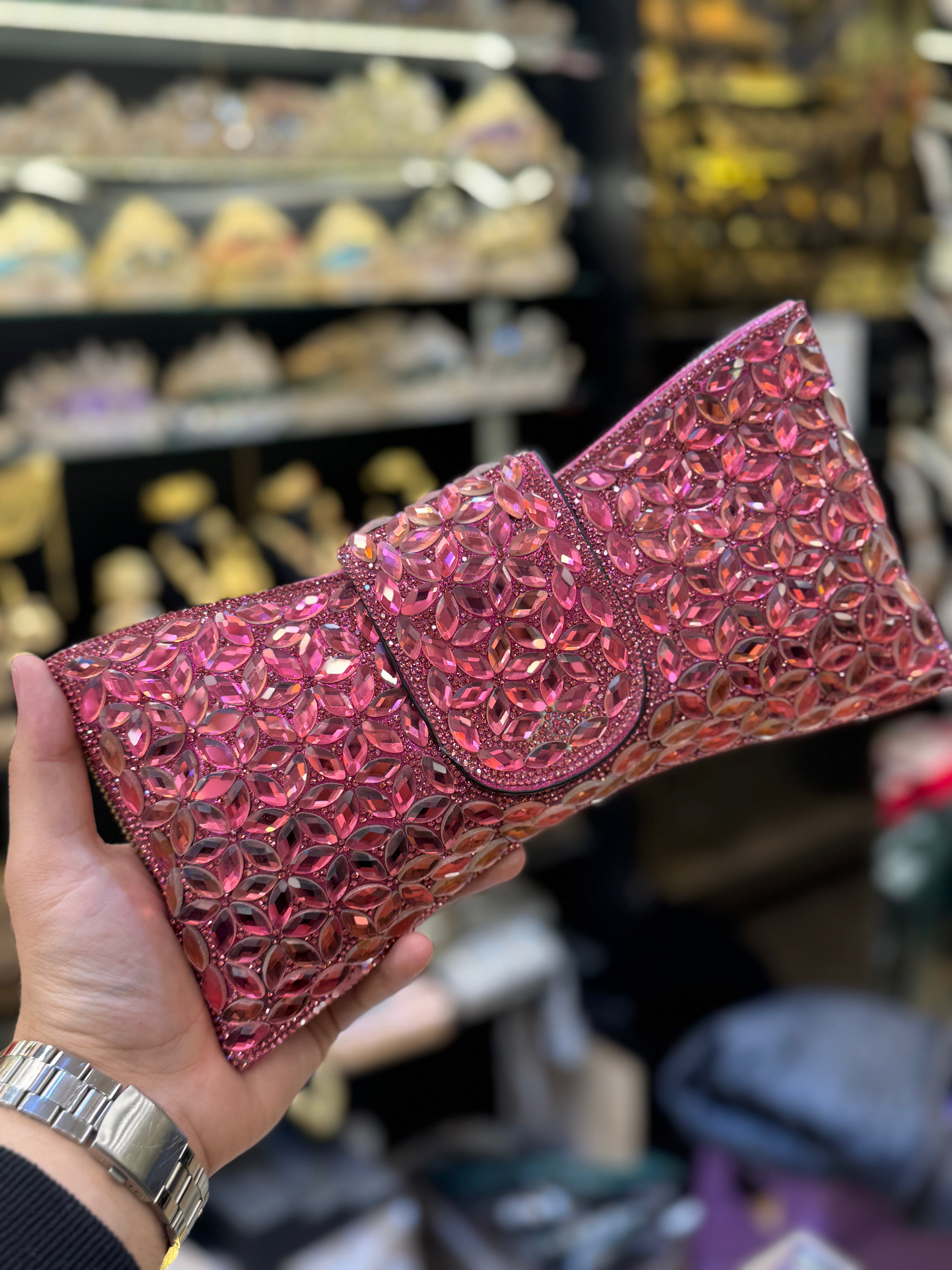حقيبة السهرة الكريستالية 'بريق الملكات'